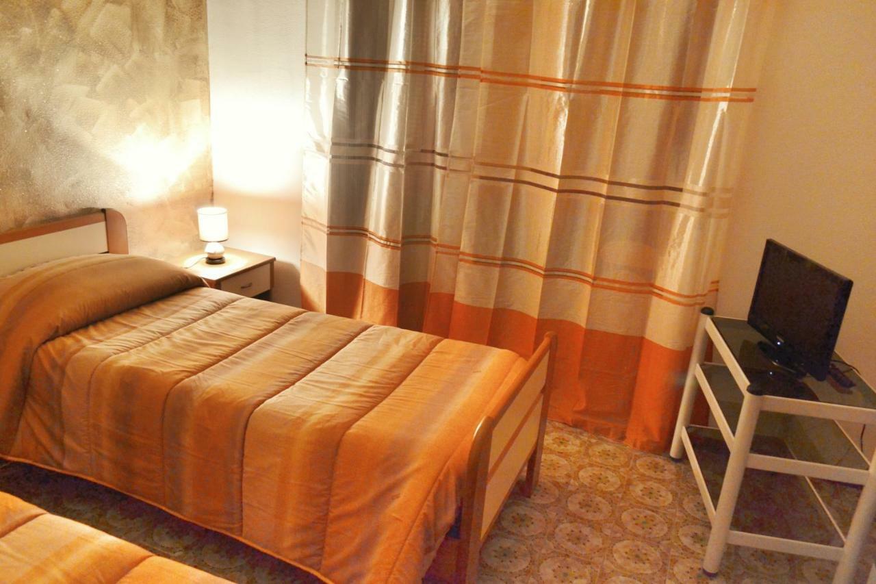B&B Lungomare CTA Exteriör bild